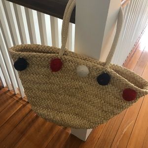 Jute tote w pom poms